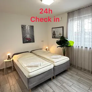 Modern Living Kueche Netflix Inklusive Lage Affittacamere Norimberga